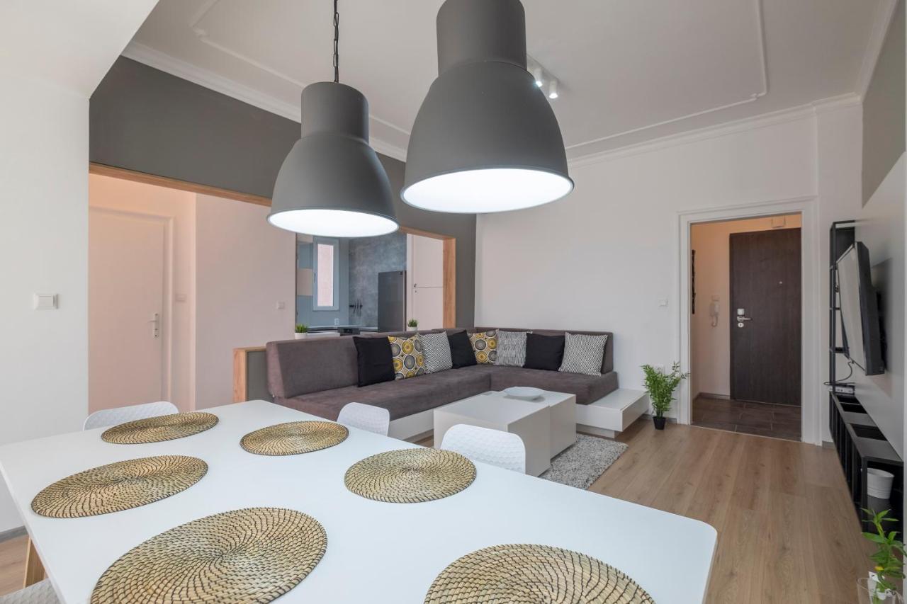 Bluewaveplace - Stylish 2 Bedroom In Center Of Apartment