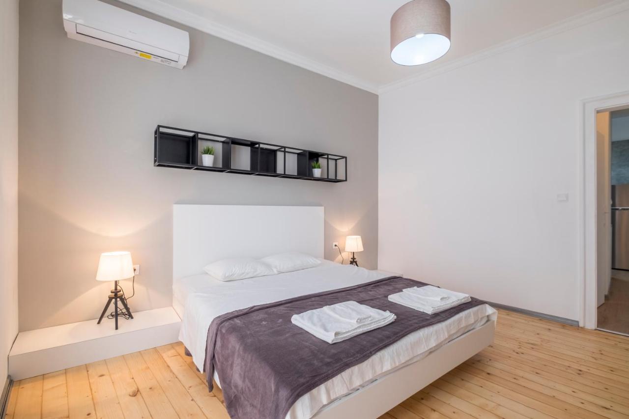 Bluewaveplace - Stylish 2 Bedroom In Center Of Apartment