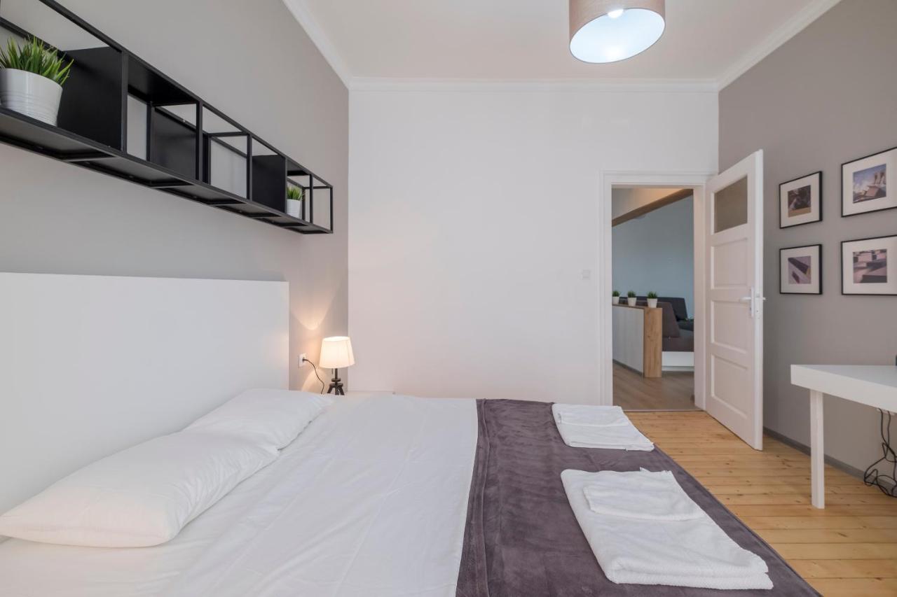 Apartment Bluewaveplace - Stylish 2 Bedroom In Center Of Sofia